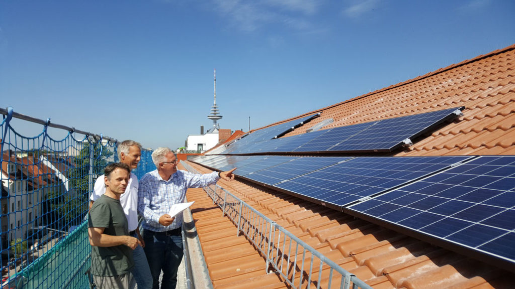 Photovoltaikanlage auf dem Dach der Klimazone Bremen-Findorff
